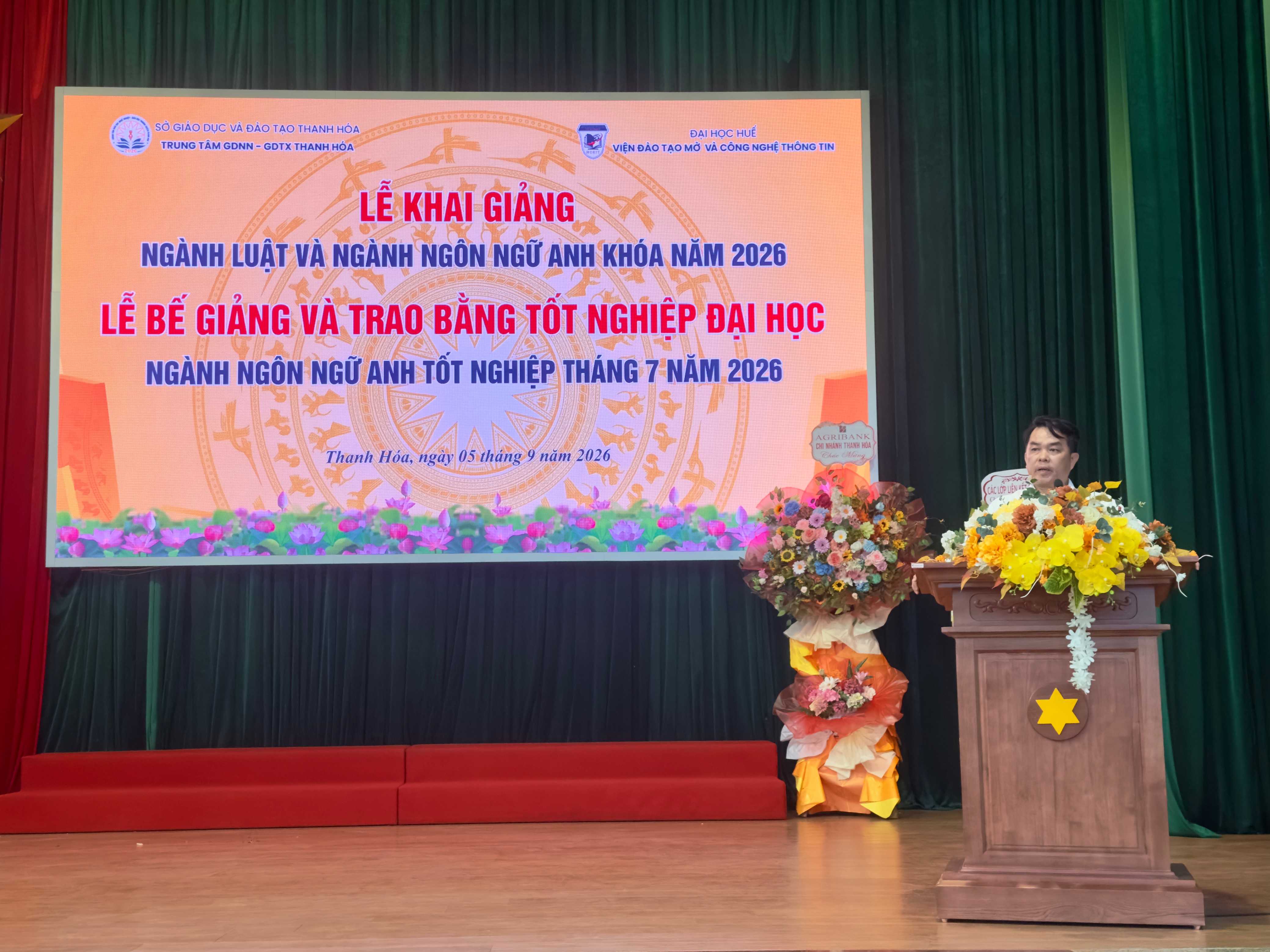 Lễ khai giảng, bế giảng và trao bằng tốt nghiệp tại Thanh Hoá và Nghệ An