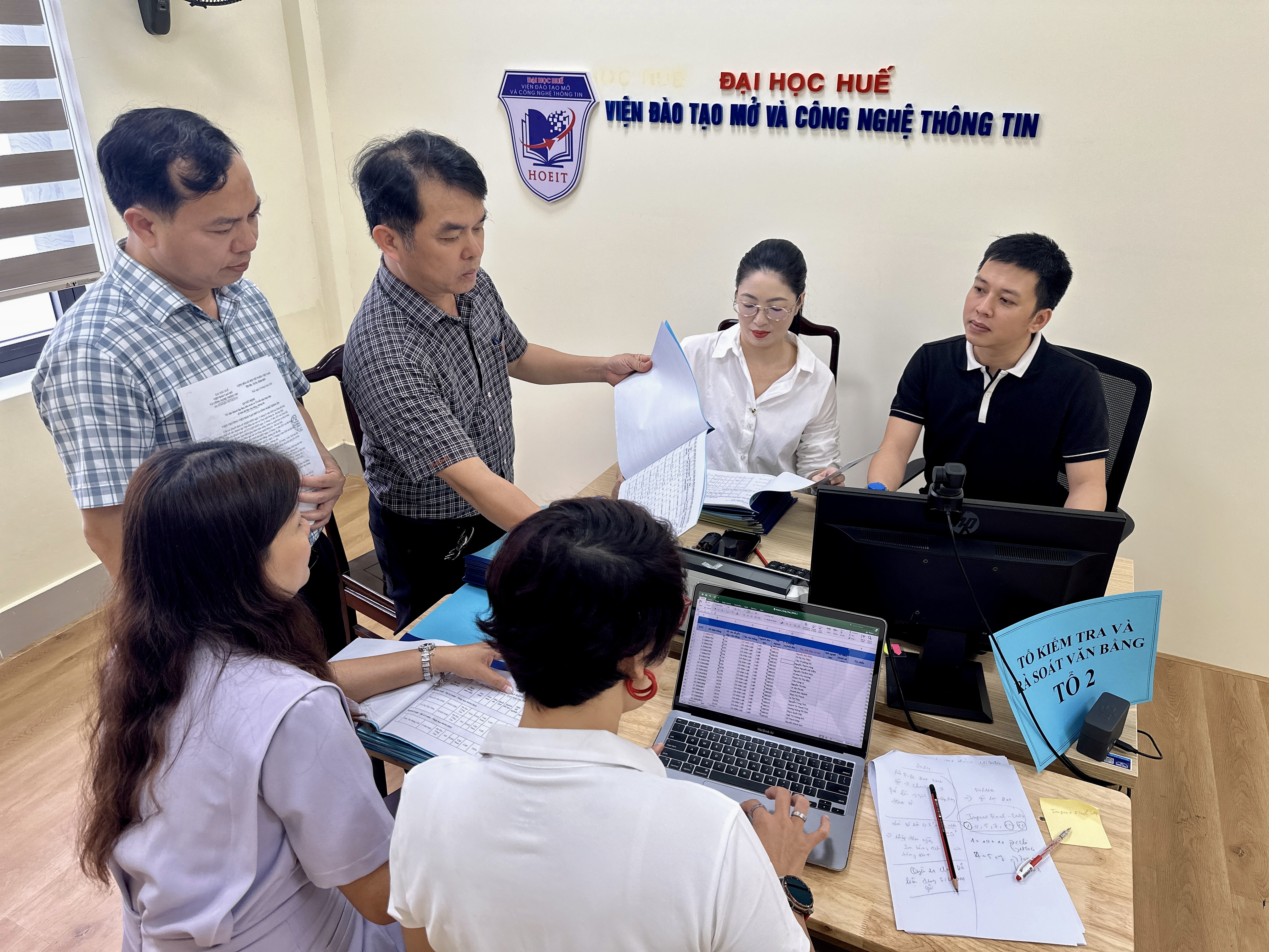 Viện Đào tạo mở và Công nghệ thông tin kiểm tra, chỉ đạo công tác số hóa dữ liệu văn bằng, chứng chỉ
